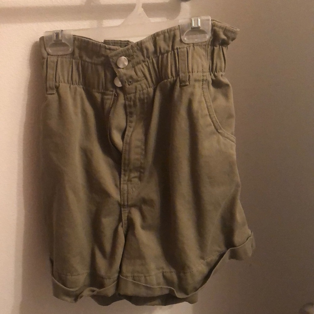High waisted green H&M shorts